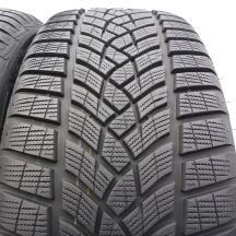 3. 255 45 20 4x GOODYEAR 255/45 R20 105T XL UltraGrip Performance + Winterreifen 2024 8-8,8mm