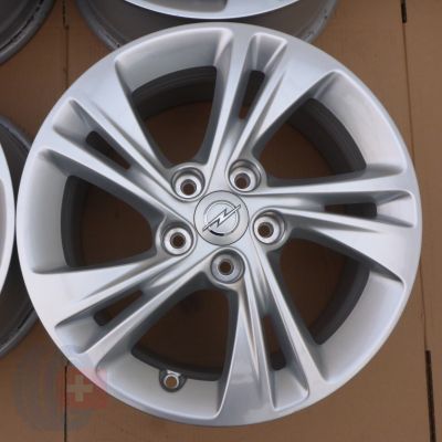 2. 4 x Alufelgen 16 OPEL 5x108 7J ET44 GM Astra Grandland X