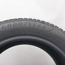 5. 215 55 17 4x GOODYEAR 215/55 R17 98V XL UltraGrip Performance 3 Winterreifen 2024 8-7,2mm